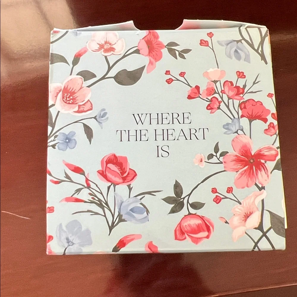 Homesick Floral Candle Box 13.75 Oz scented candle - Picture 2 of 3